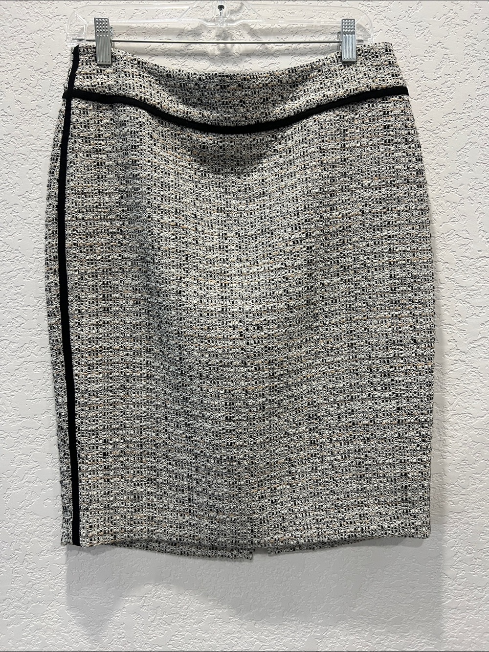 Ann Taylor Black, White and cream Tweed Pencil Skirt size 8